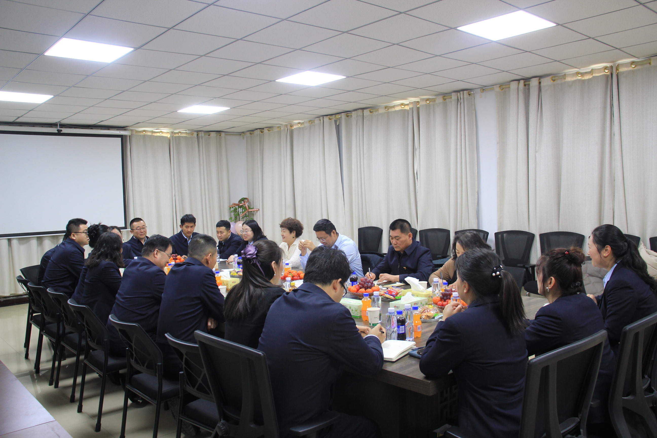 敦煌種業(yè)開展2026年春節(jié)前走訪慰問困難黨員、職工活動(dòng)